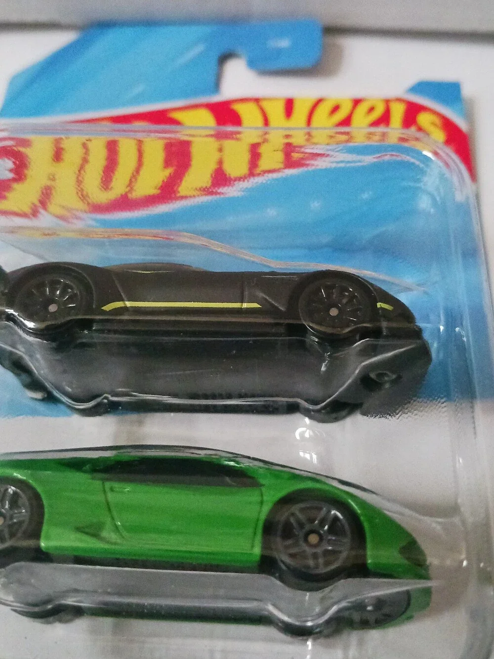Hot Wheels MotorShow 2 pack - Lamborghini Hurácan LP 610-4 + Aston Martin Vulcan